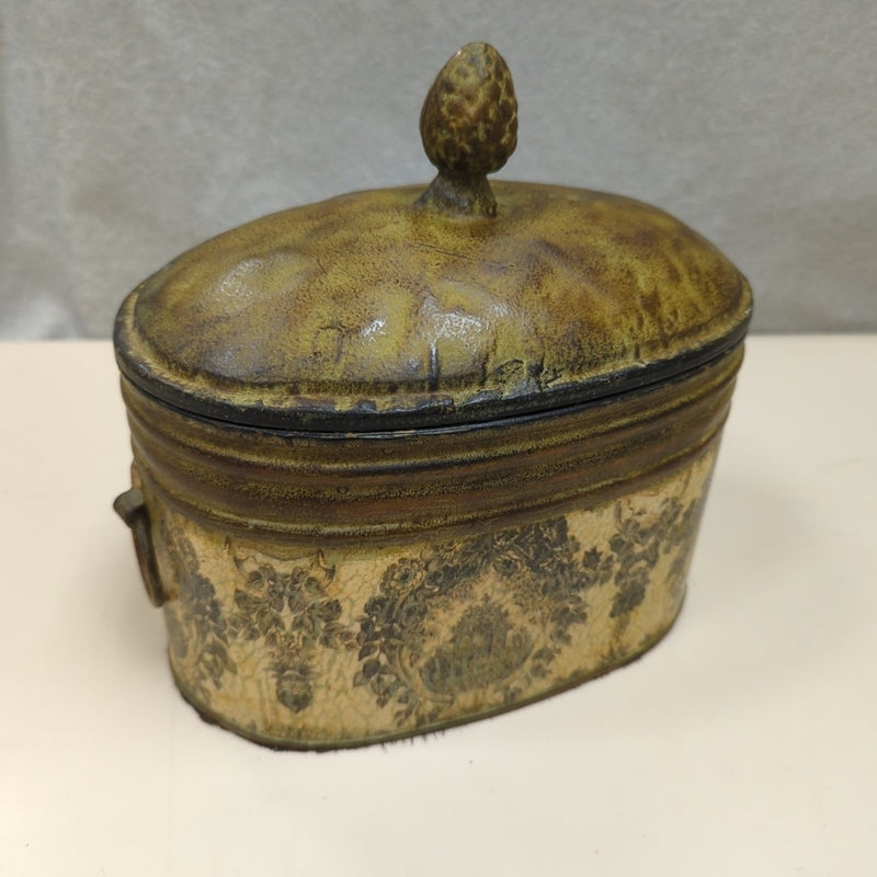 DISTRESSED METAL CONTAINER W/FINIAL