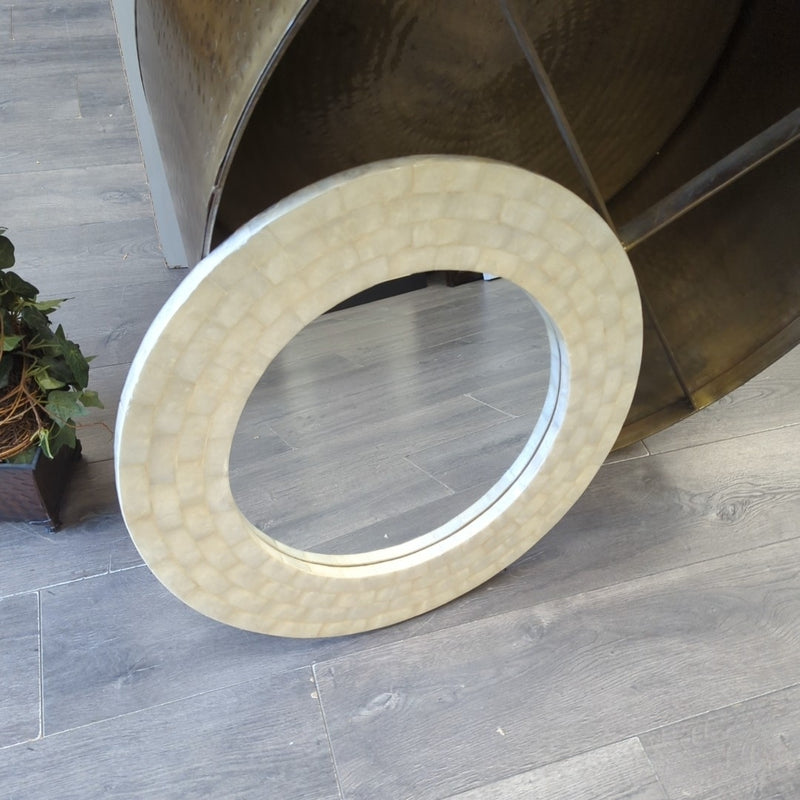 ROUND PEARL FRAME MIRROR