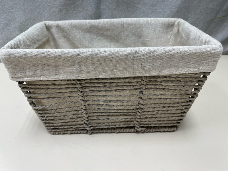 GREY WEAVE BASKET W/LINER