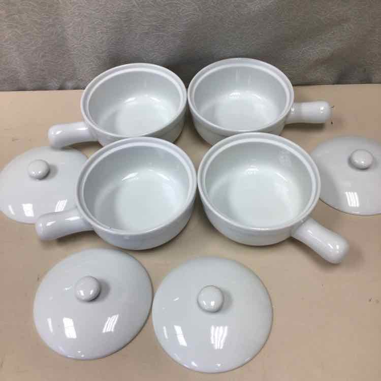 4 PORCELAIN SOUP BOWLS