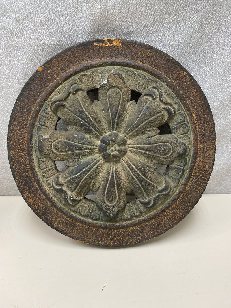 ROUND DARK RUSTIC EMBLEM