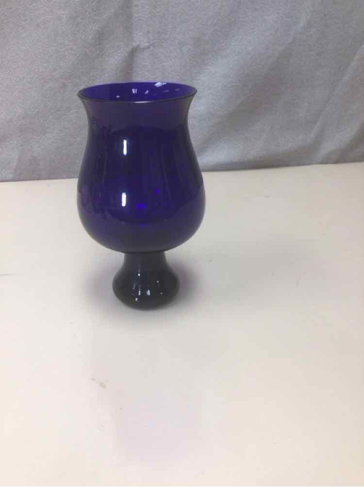 DARK BLUE VASE ON PEDESTAL