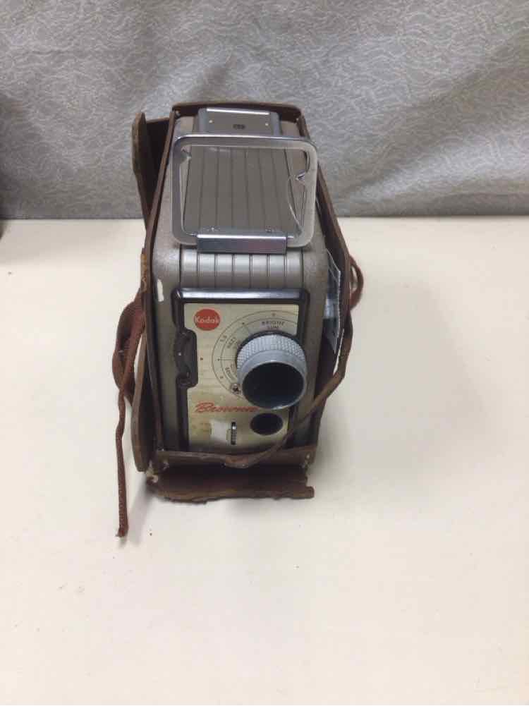 ANTIQUE KODAK CAMERA W/CASE