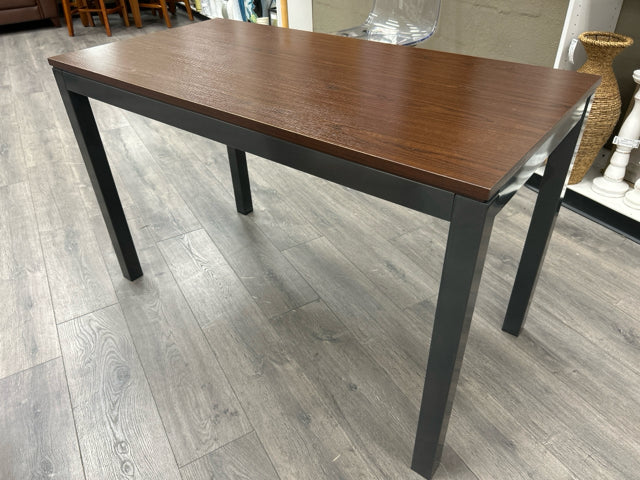 BROWN LAMINATE/METAL DESK