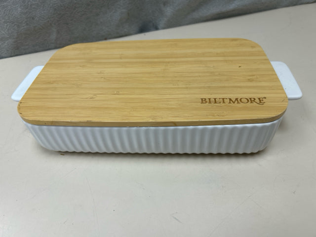 WHITE SERVING DISH W/LID