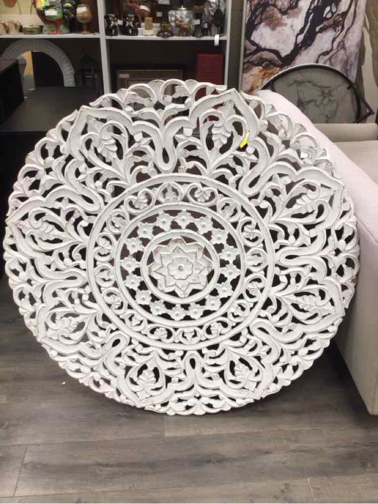 OVERSIZE WHITE WOOD EMBLEM