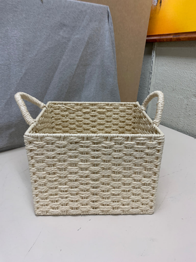 LIGHT TAN WOVEN BASKET W HANDLES