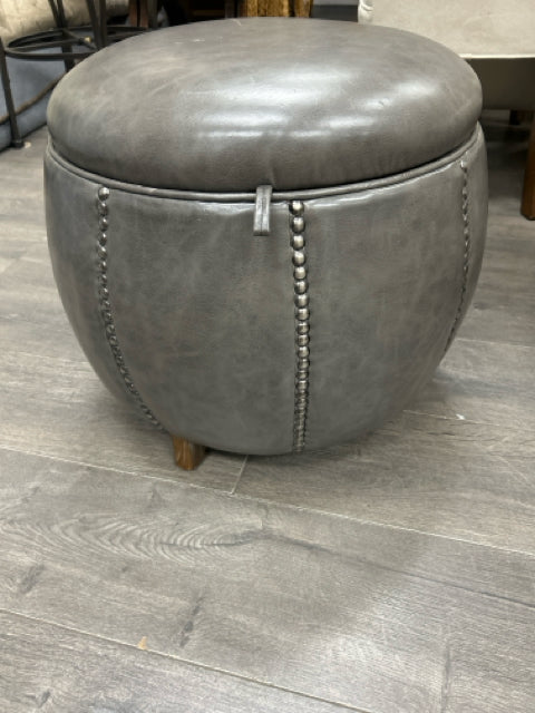 GREY LIDDED OTTOMAN W/NAIL HEAD TRIM