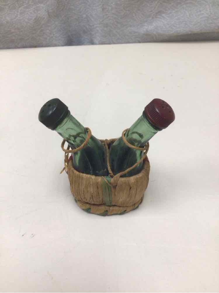 WINE BOTTLE S+P SHAKERS