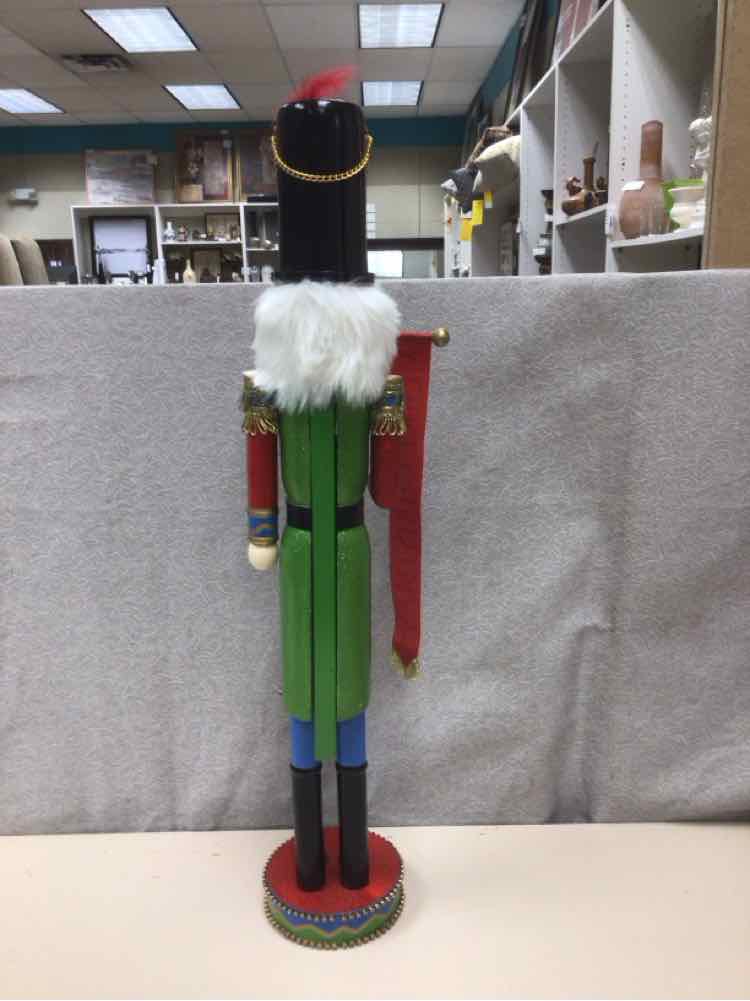 TALL NUTCRACKER W/BANNER