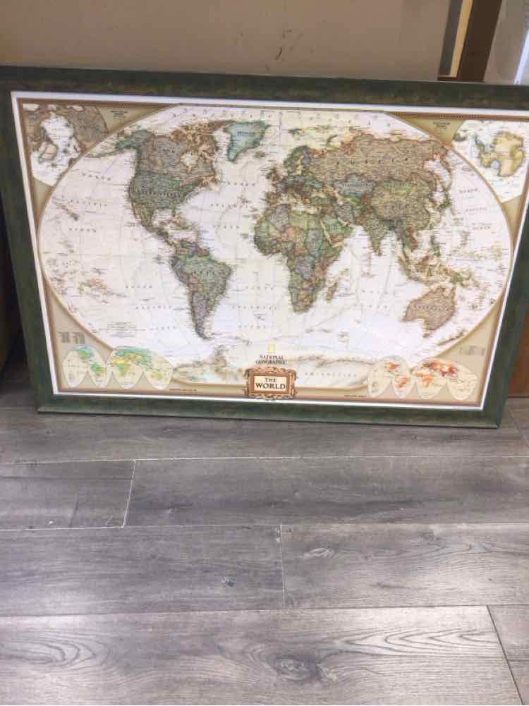 NATGEO FRAMED WORLD MAP