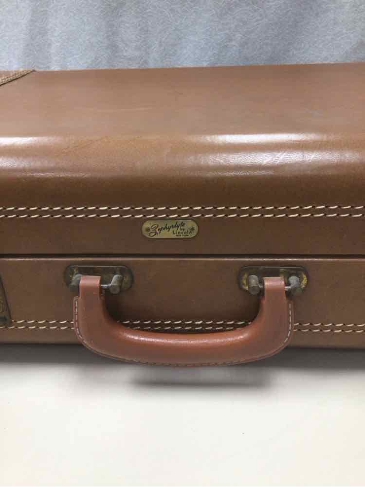 ZEPHYRLYTE VINTAGE LUGGAGE