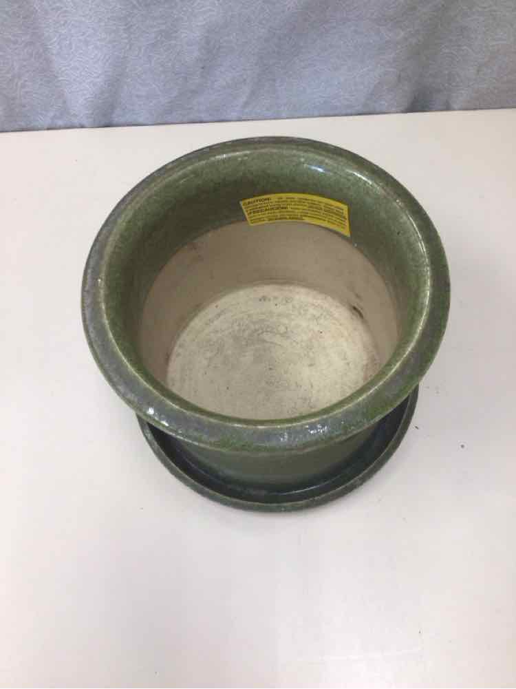 GREEN POTTED PLANTER ON STAND