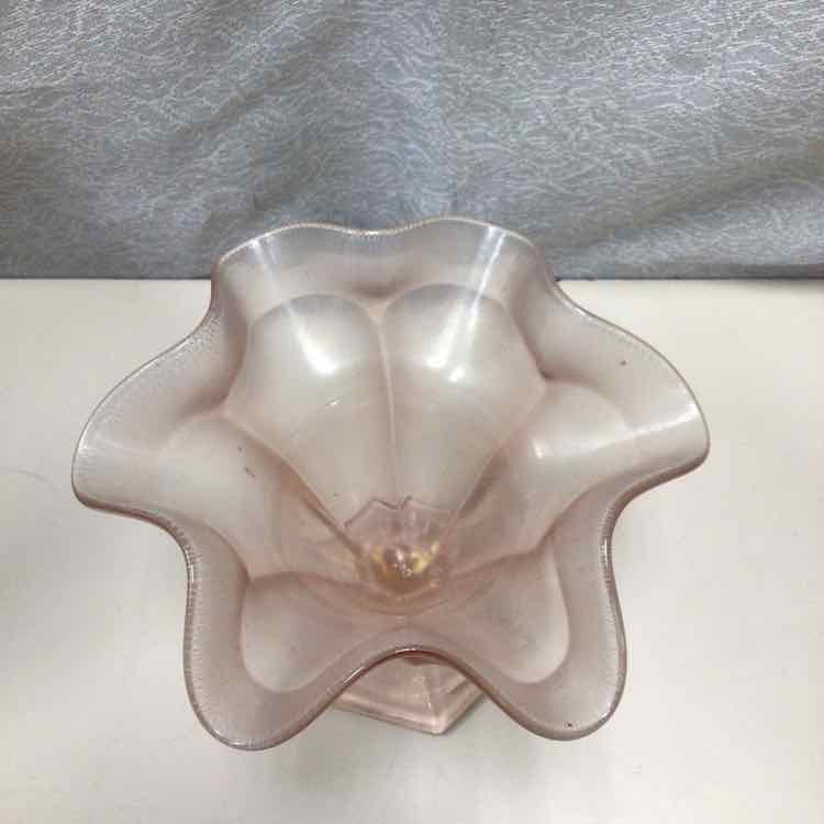 PINK RIPPLE GLASS PEDESTAL BOWL