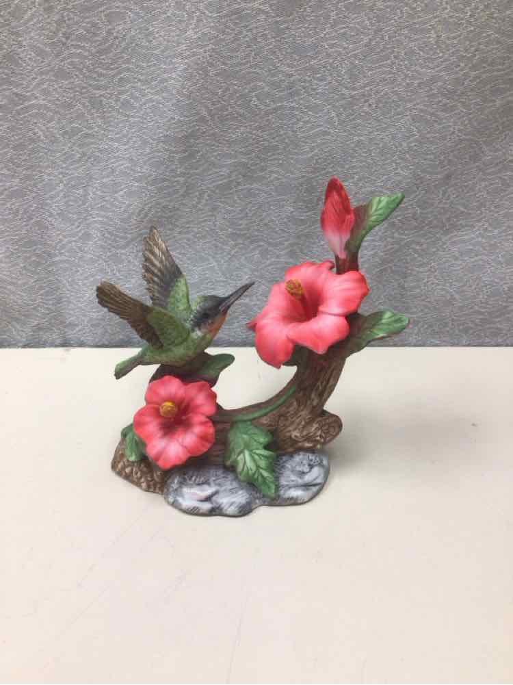 HUMMINGBIRD W/FLOWERS FIGURINE
