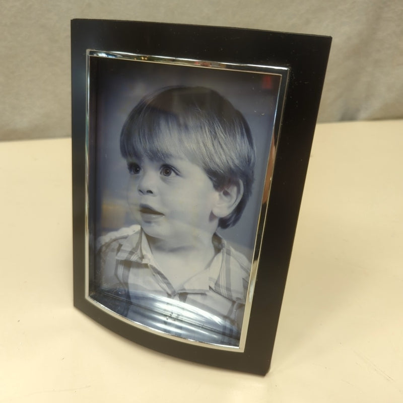 5 X 6 1/2 BLACK PIC FRAME