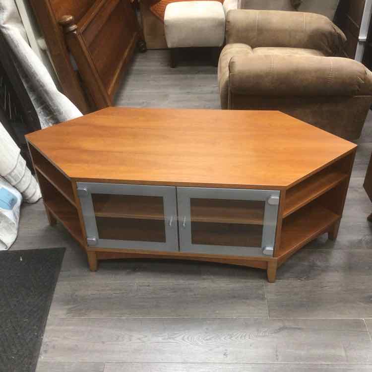 WOOD MULTI-TIER CORNER CONSOLE