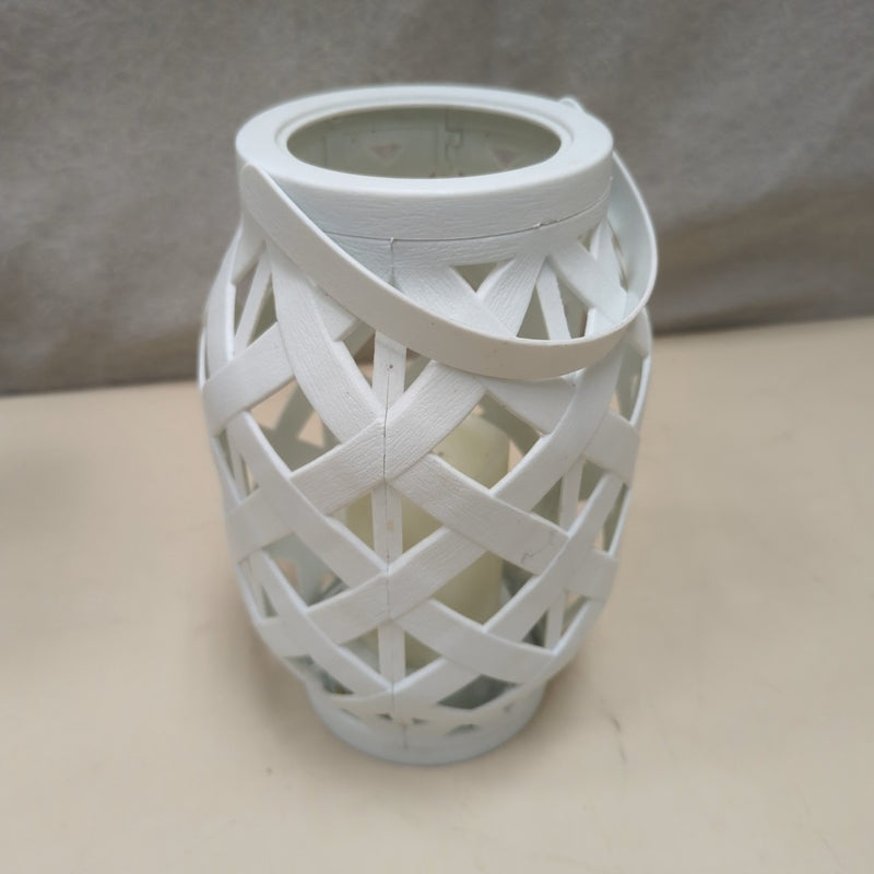 WHITE PLASTIC LANTERN W/CANDLE