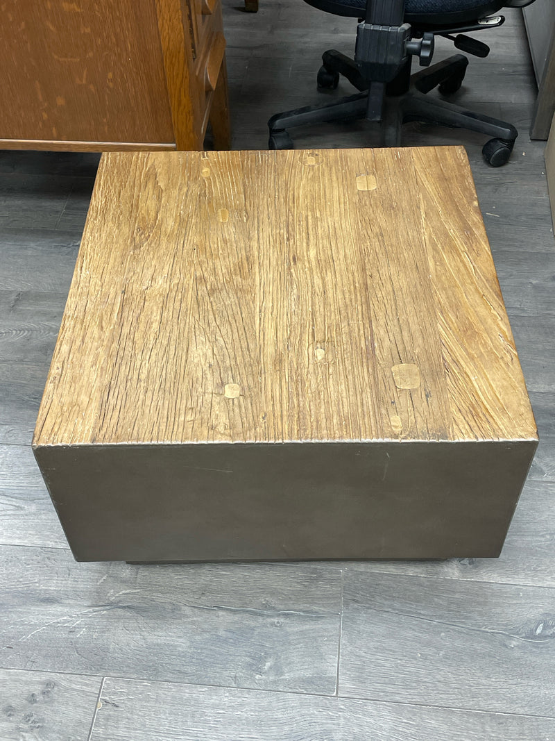 SQUARE WOOD COFFEE TABLE
