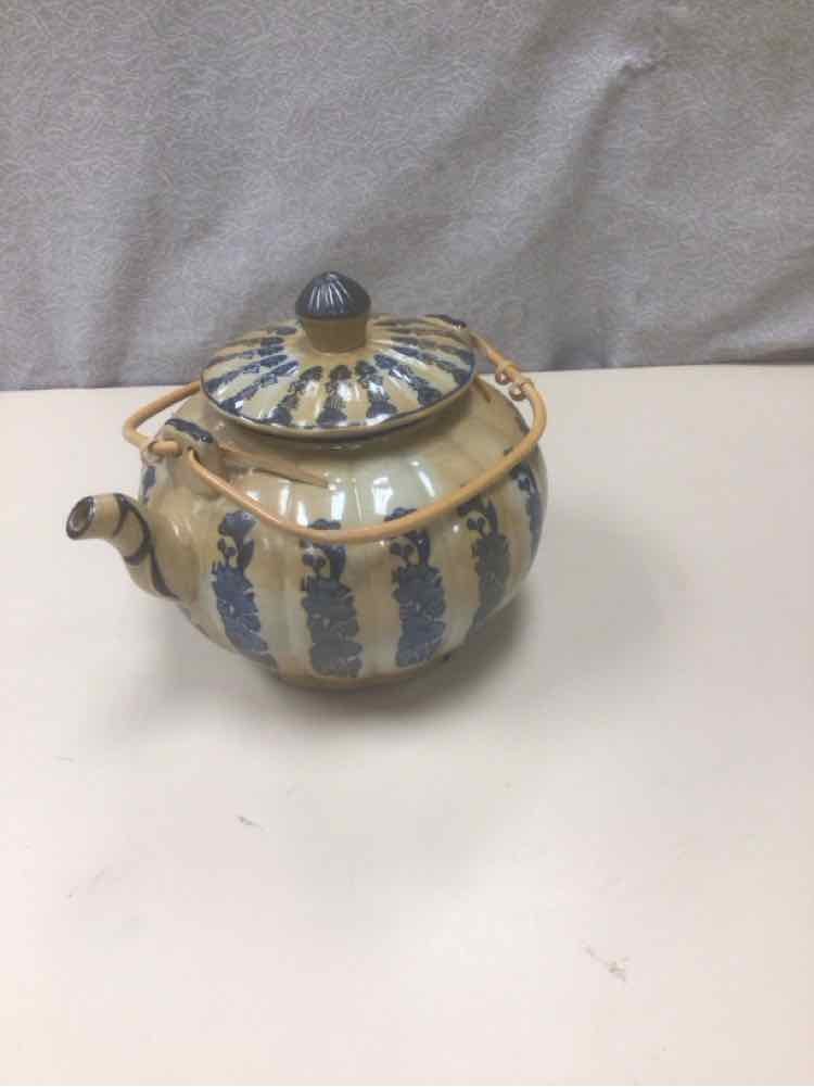 VINTAGE CERAMIC HAND PAINTED TEAPOT