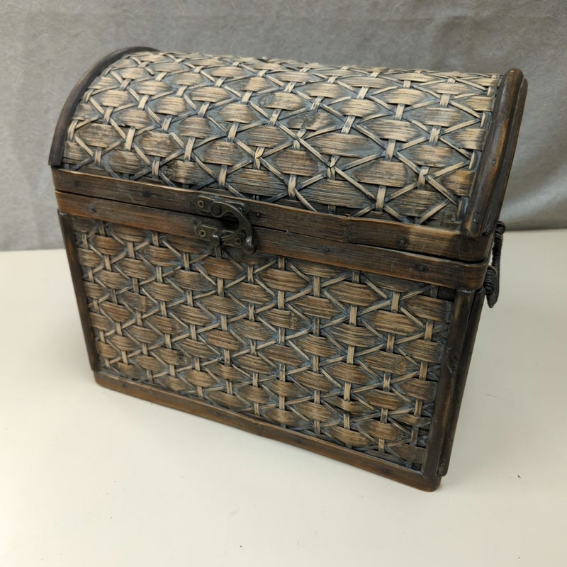 LIGHT BROWN DISTRESSED CHEST