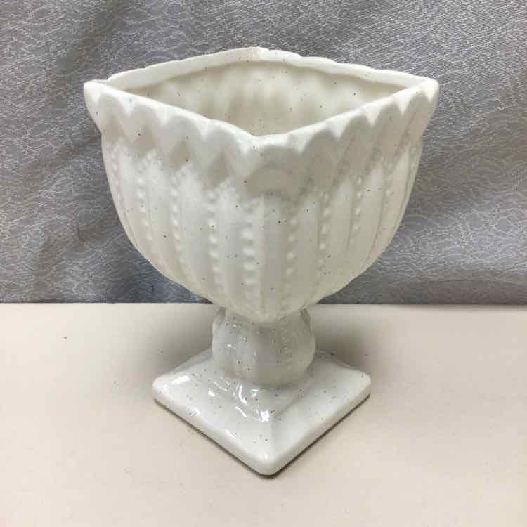 CREAM PEDESTAL PLANTER