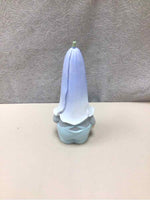 GNOME W/WHITE/BLUE FLOWER TOP