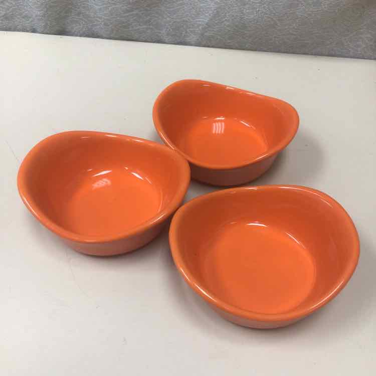 3 ORANGE CERAMIC RAMEKINS
