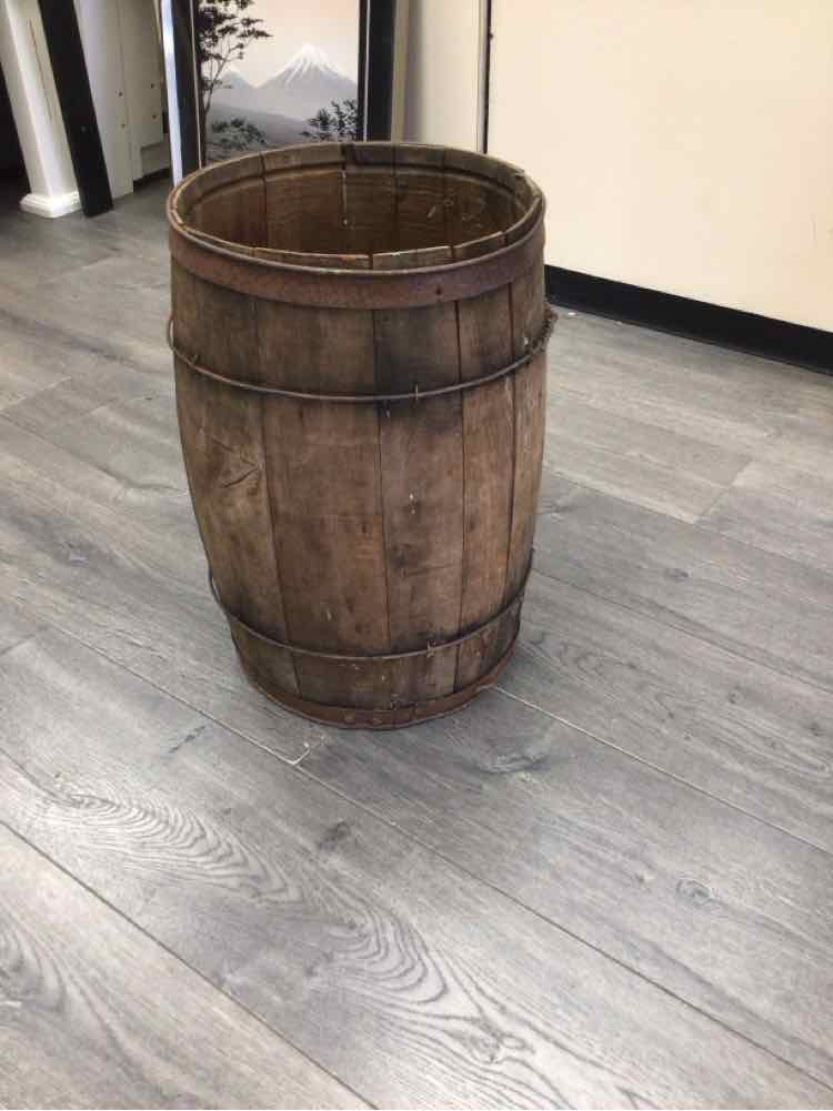 VINTAGE BEER KEG