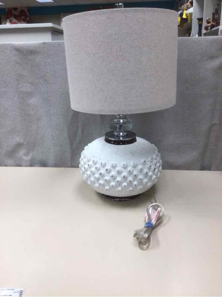 BUMPY PAINTED BASE LAMP