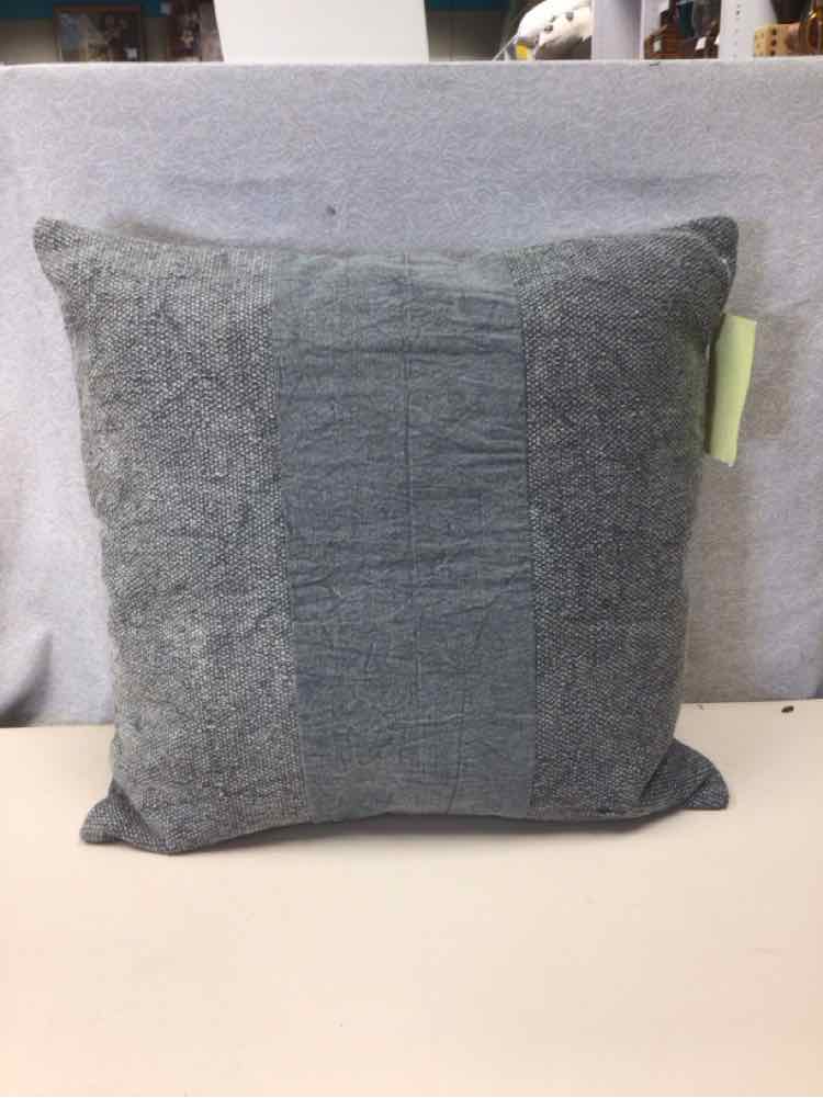 GREY THROW PILLOW