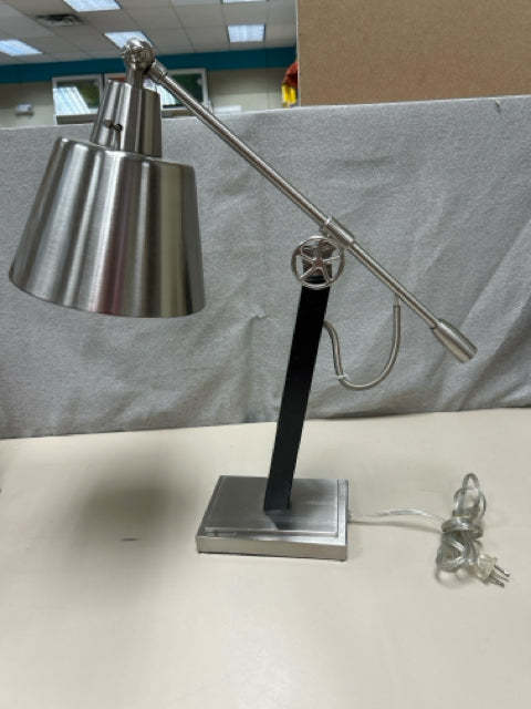 SILVER BLACK WHEEL DESK LAMP