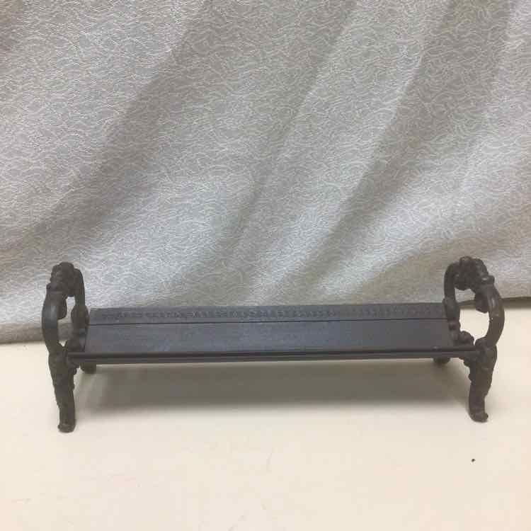 BROWN IRON HOLDER