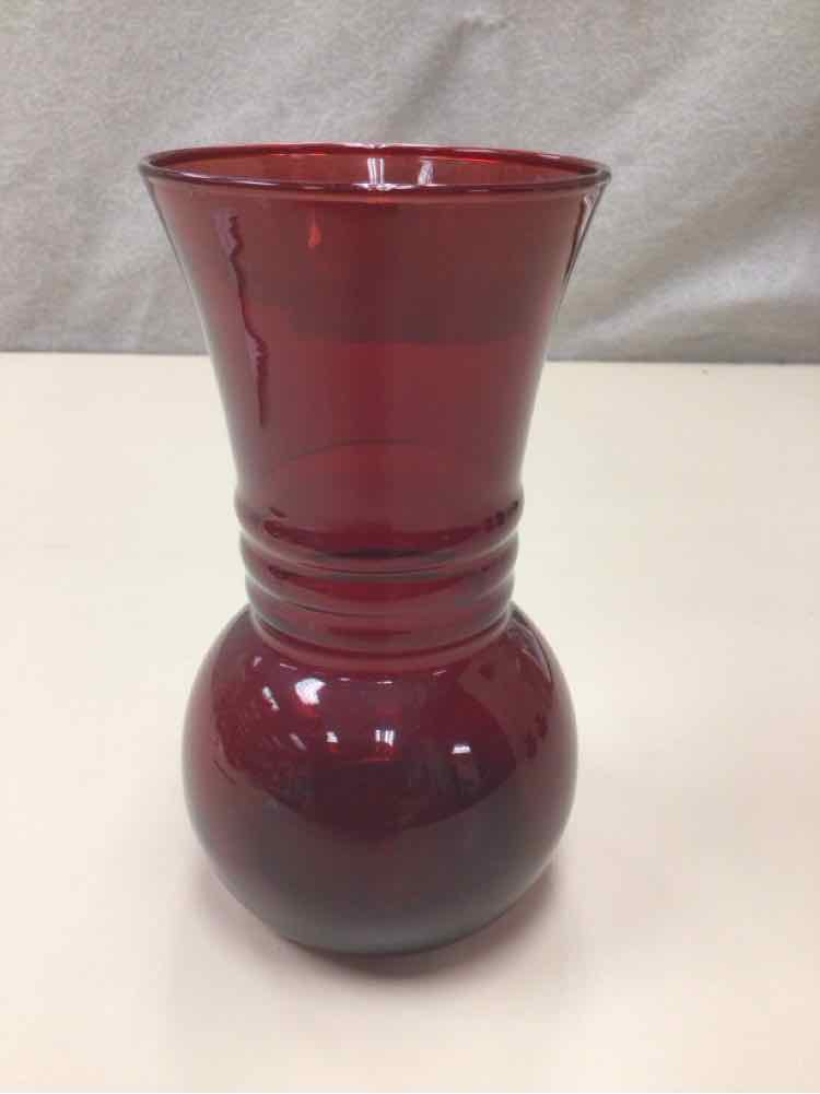 RED VINTAGE GLASS VASE