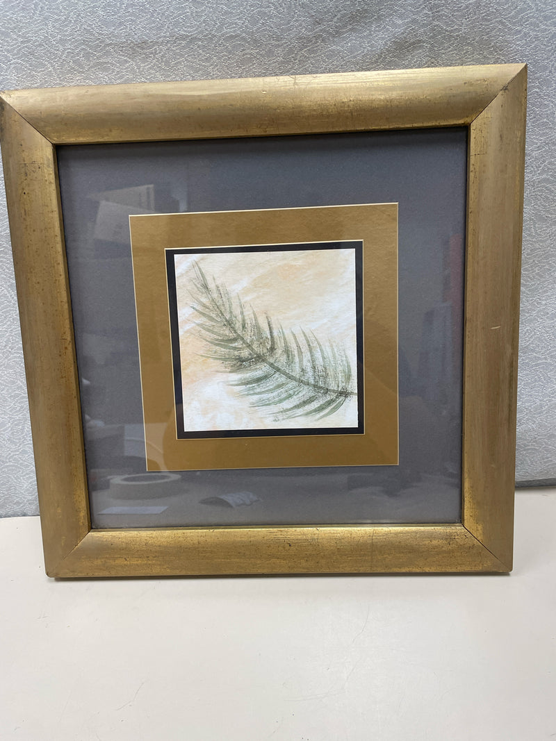 LEAF IN GOLD FRAME PIC