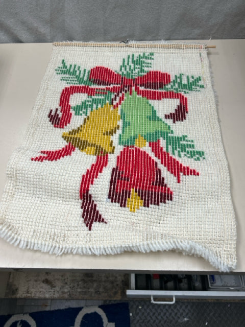 HANGING XMAS BELLS STITCHED