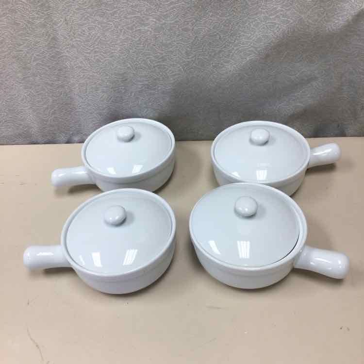 4 PORCELAIN SOUP BOWLS