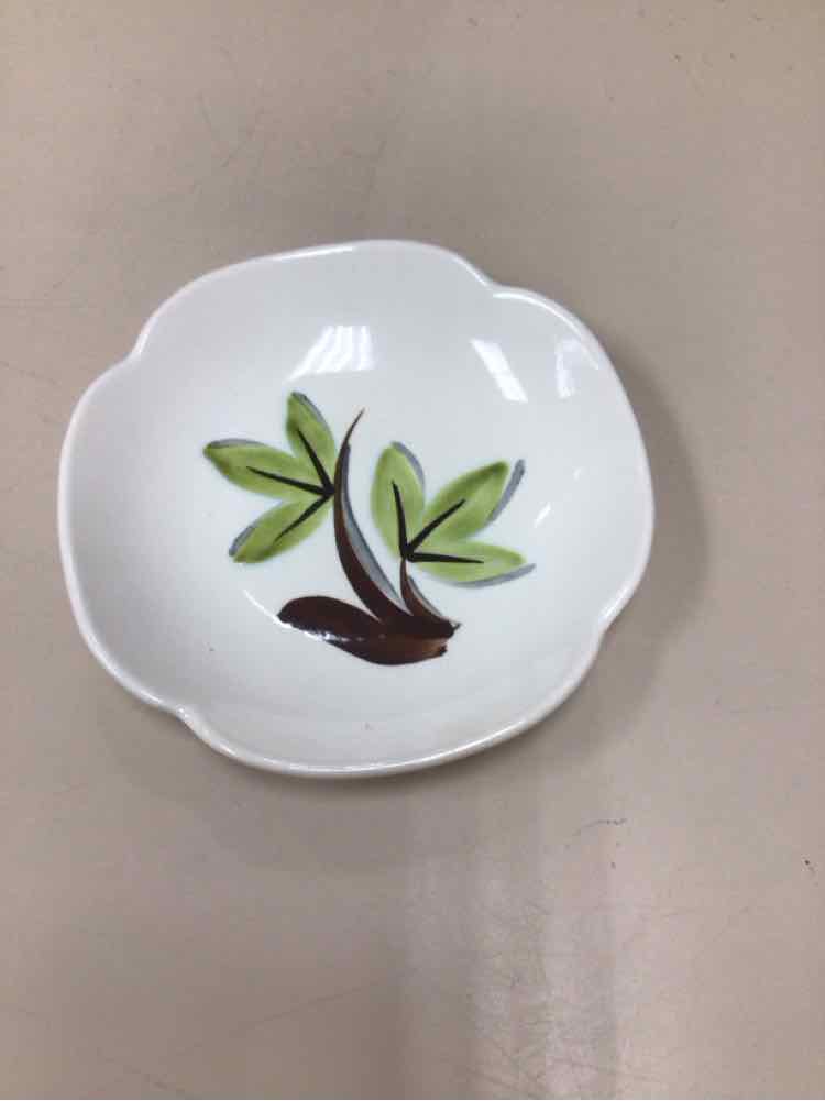 SMALL WHITE DISH W/LEAVES