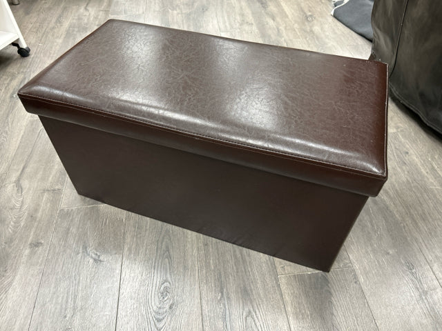 BROWN FAUX LEATHER LIDDED CHEST