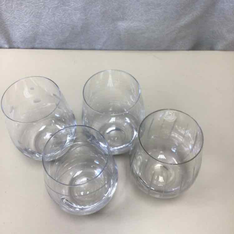 4 WINE TUMBLERS W/DESIGN