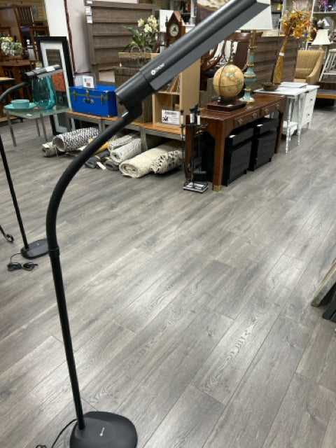BLACK FLOOR STANDING LAMP