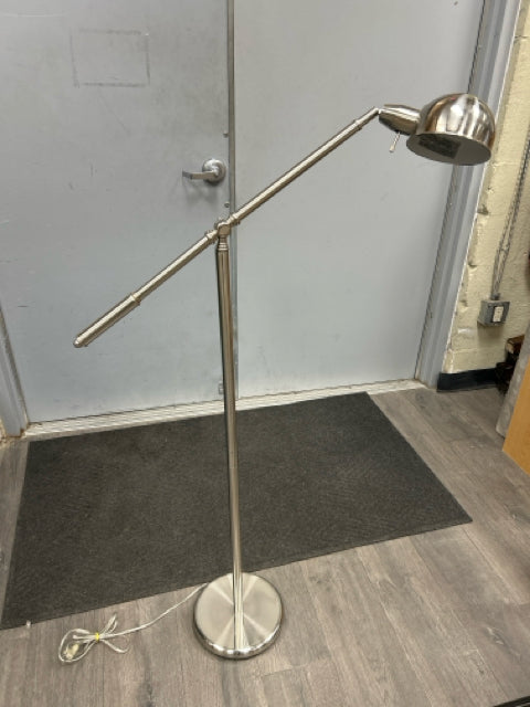 SILVER METAL FLOOR LAMP