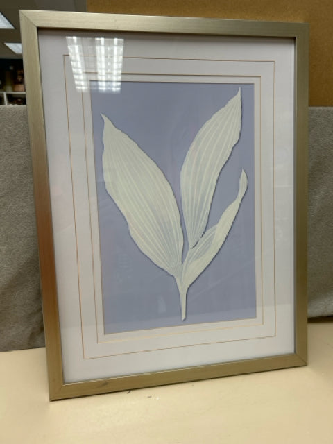 WHITE BLUE LEAF PIC