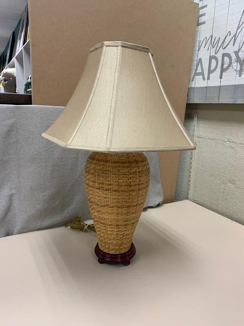 VINTAGE RATTAN BASE LAMP