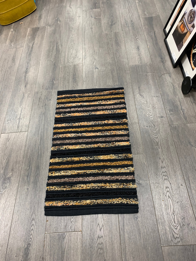 BLACK BROWN SMALL RUG