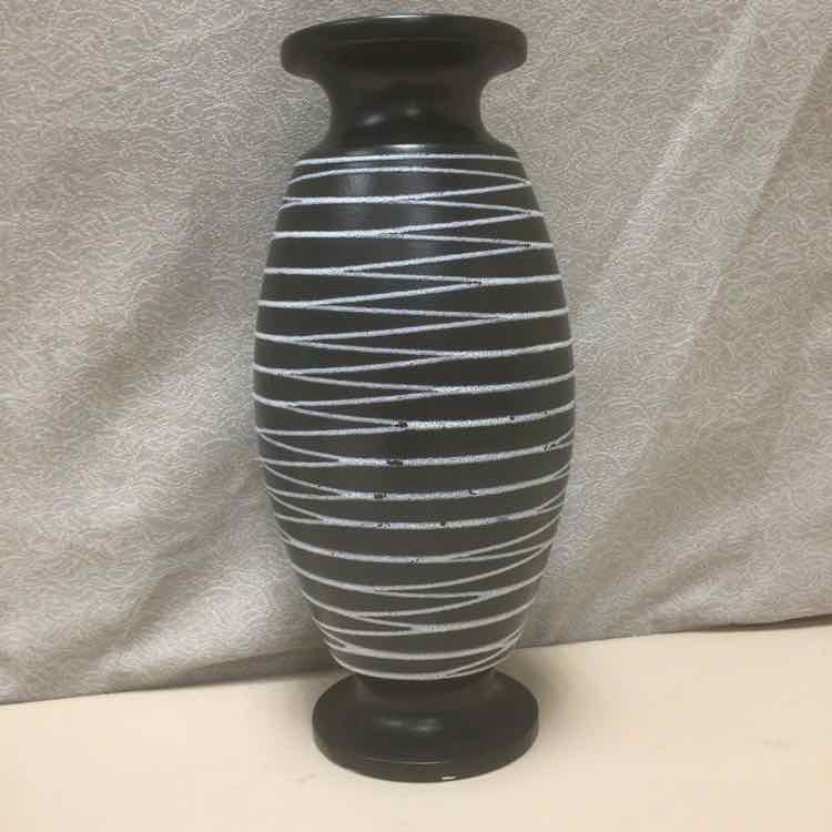 BLACK/WHITE STRIPED VASE