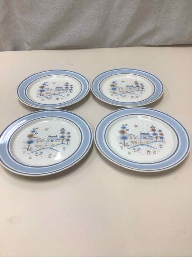 4 SMALL BLUE/BROWN PLATES