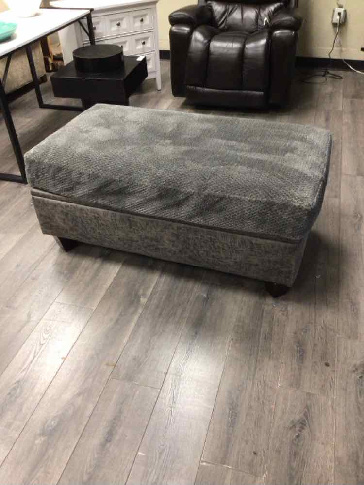 LARGE GRAY STORAGE OTTOMAN