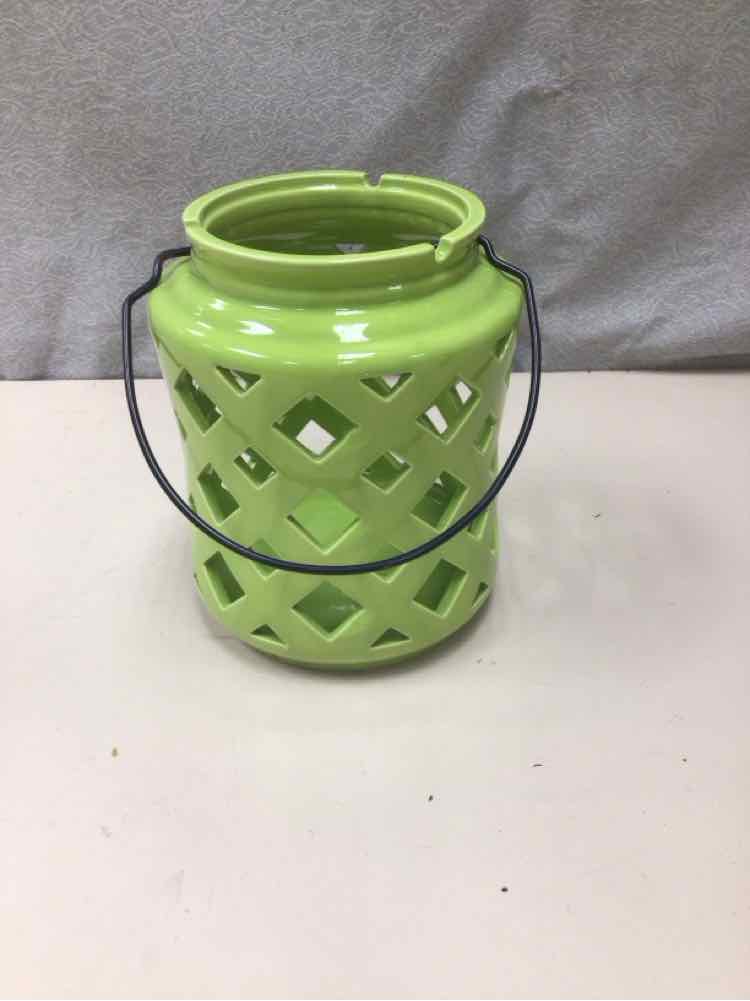 GREEN CUTOUT CANDLE HOLDER