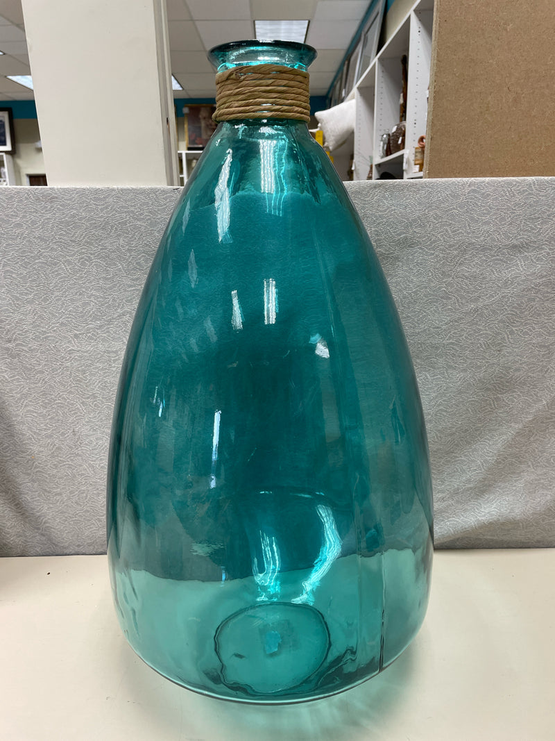 OVERSIZE BLUE GLASS VASE